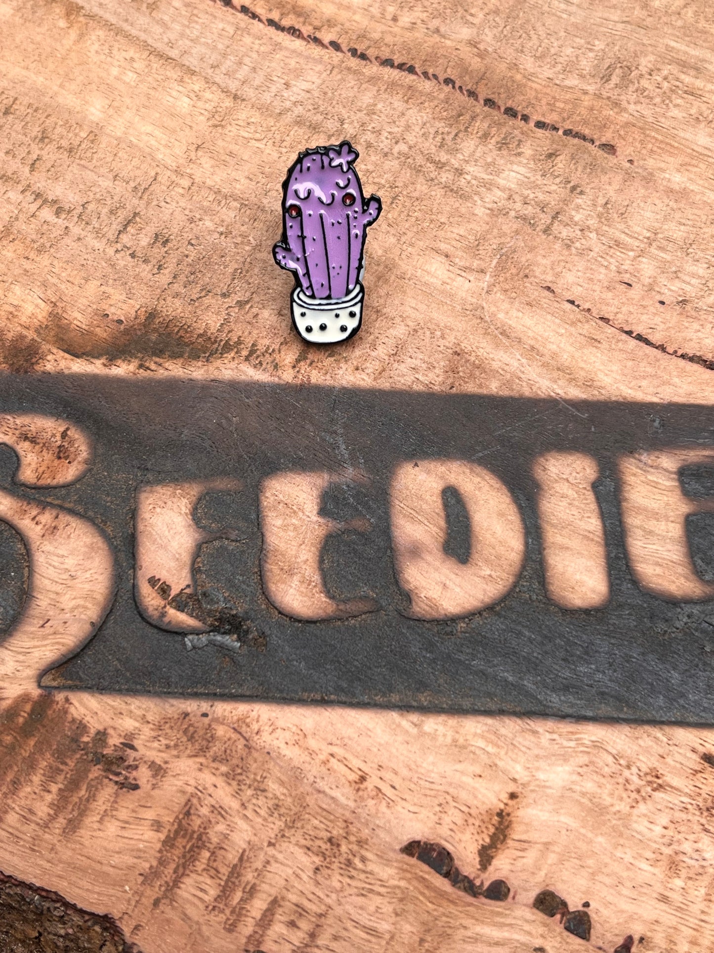 Happy Purple Cactus Enamel Pin ππ΅